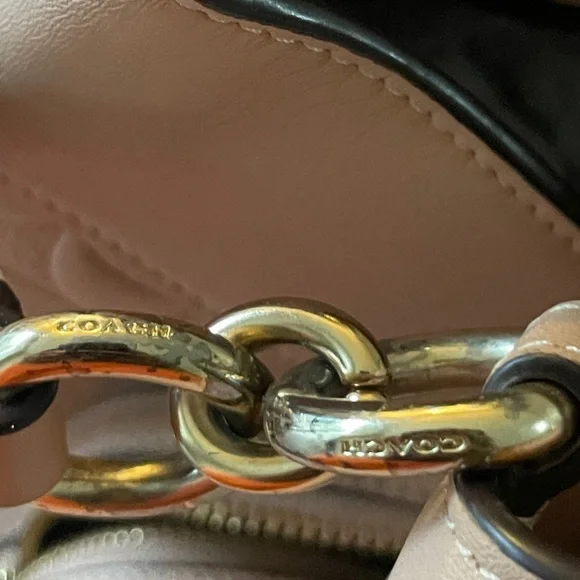 Coach Lexy in Signature Smooth Leather - Picture 4 of 15